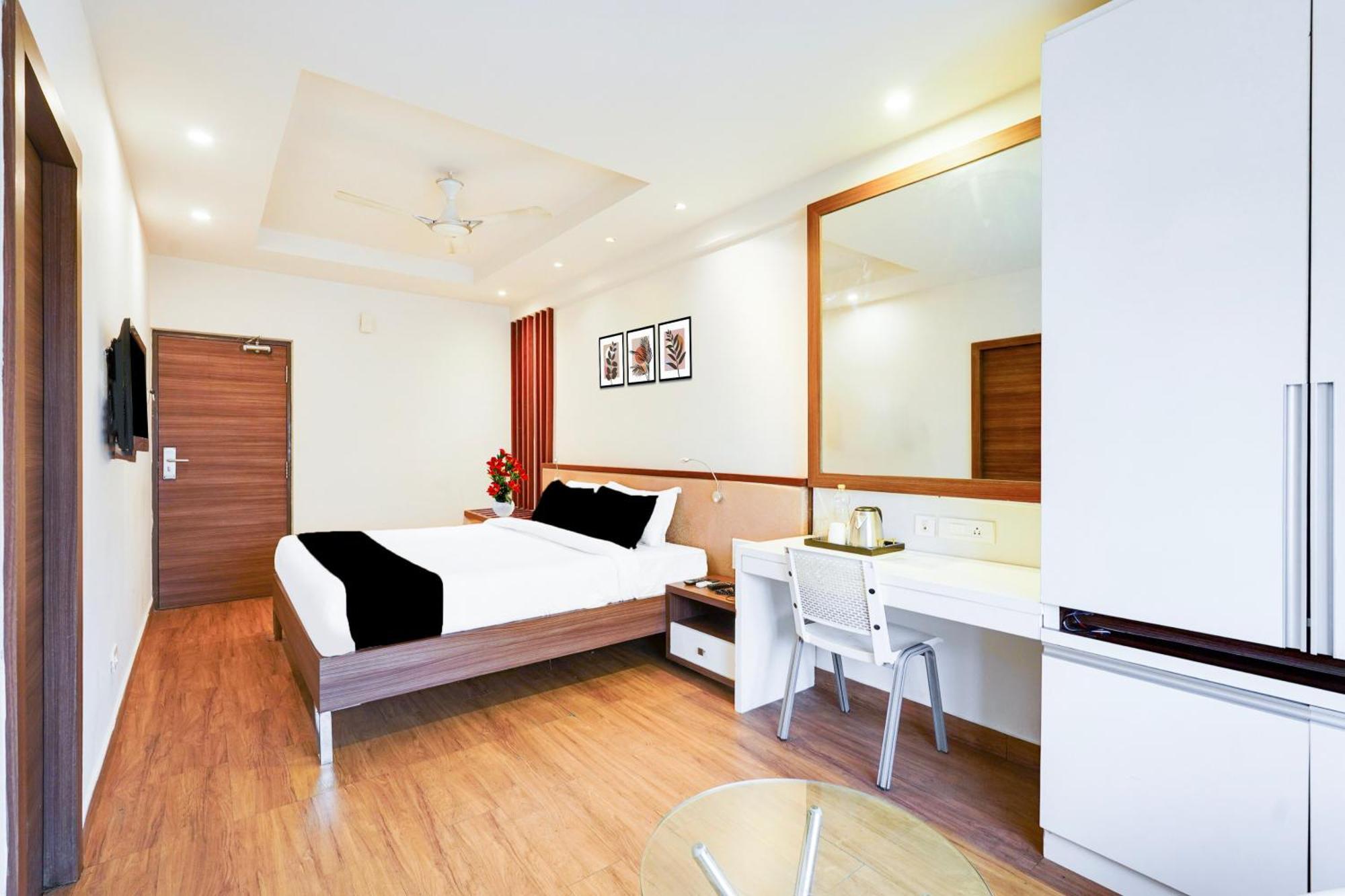 Super Townhouse Oak Kodambakkam Formerly Cine City Chennai Dış mekan fotoğraf