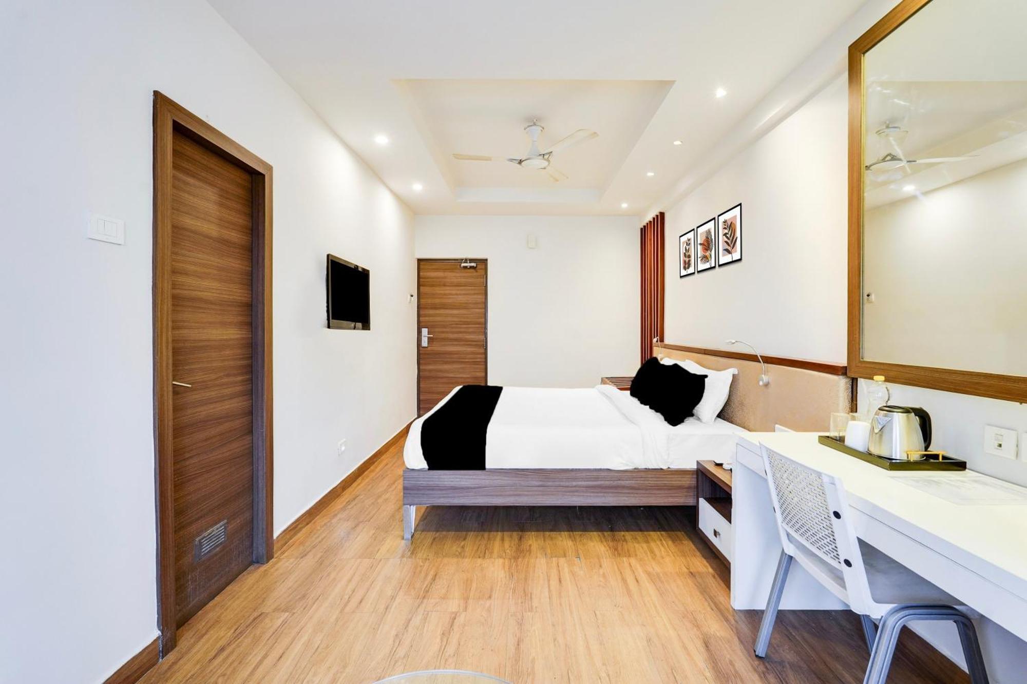 Super Townhouse Oak Kodambakkam Formerly Cine City Chennai Dış mekan fotoğraf